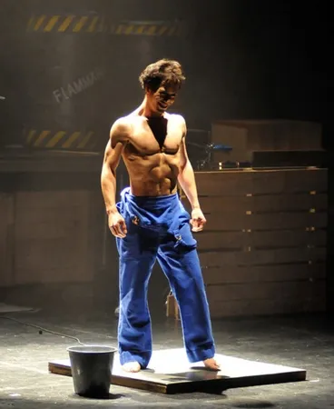 taenzer_oben-ohne_blaumann