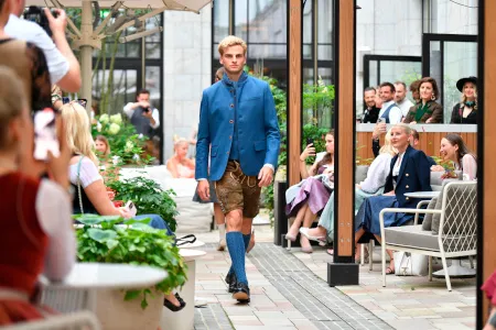 CocoVero Trachten stellt im Rosewood seine neue Kollektion vor.