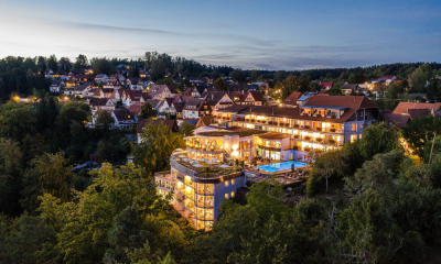 Aussenansicht – Dämmerung ©Hotel Kronelamm, Roman Knie