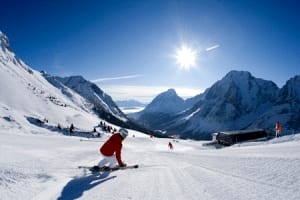 Die Skipisten der Ehrwalder Alm laden zum Winterabenteuer