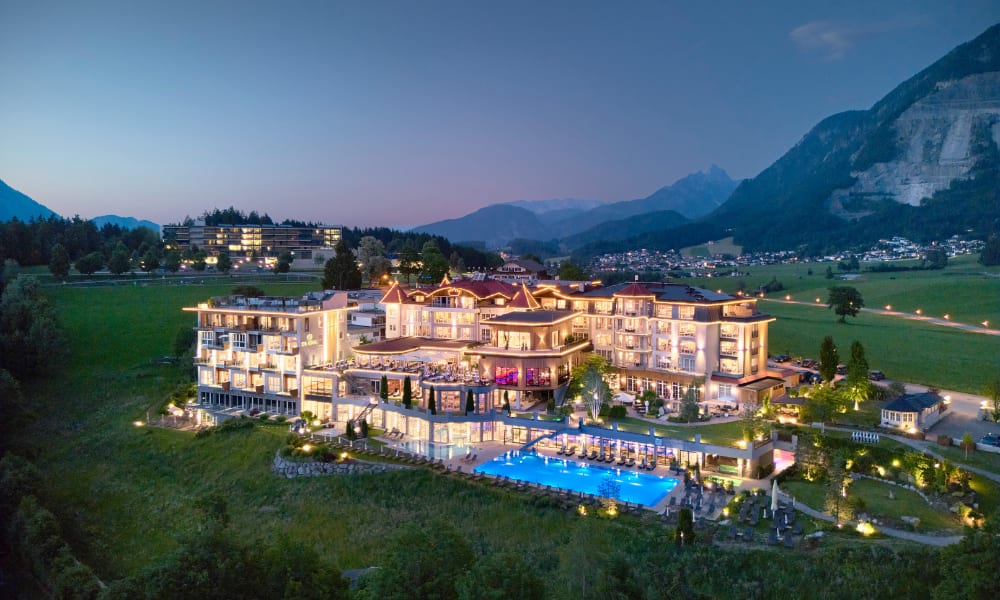 Das Panorama Royal bei Abendstimmung ©Hotel Panorama Royal