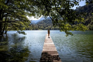 Baden im Thumsee – rund um Bad Reichenhall lässt sich die Natur am intensivsten allein erleben. © Bad Reichenhall Tourismus & Stadtmarketing