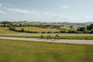 Mountainbiker fahren durchs Mühlviertler Granitland ©Tourismusverband Donau Oberösterreich/CM Visuals
