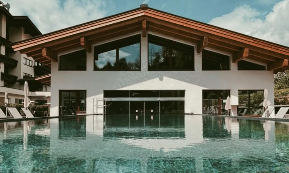 Der_wunderschöne_Pool.png
