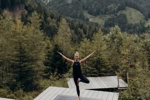 Yoga_mama_thresl.png