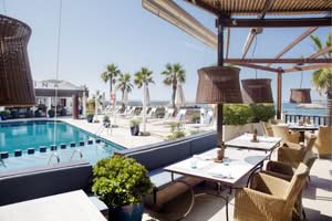 restauranterrasse_mit_blick_zum_pool_hotel_portixol.png