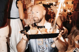 Bedienung_Cafe_Kaiserschmarrn_Oktoberfest.png