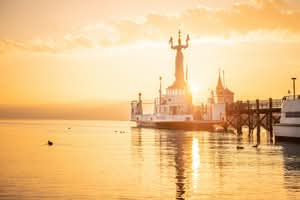 Konstanz_Bodensee_Hafen_Imperia_Alte_Faehre_Sonnenaufgang.png
