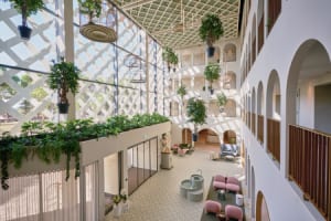Lichtdurchflutetes_Atrium.png